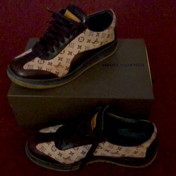 Authentic Louis Vuitton sneakers - Picture 3 of 5